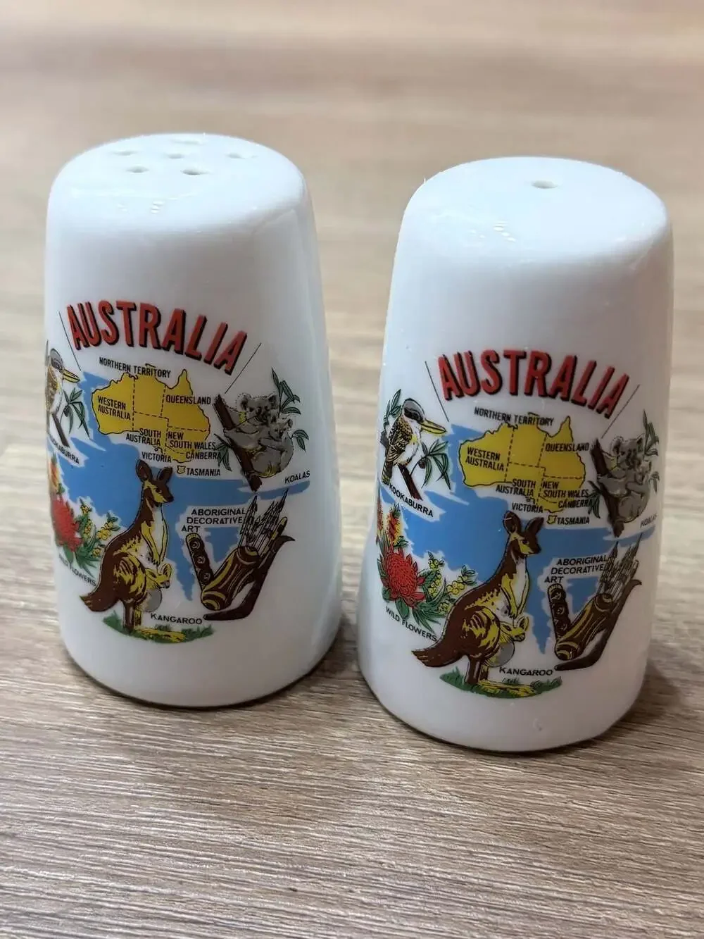 Vintage Australia Souvenir Ceramic Salt and Pepper Shakers Set Made in Japan